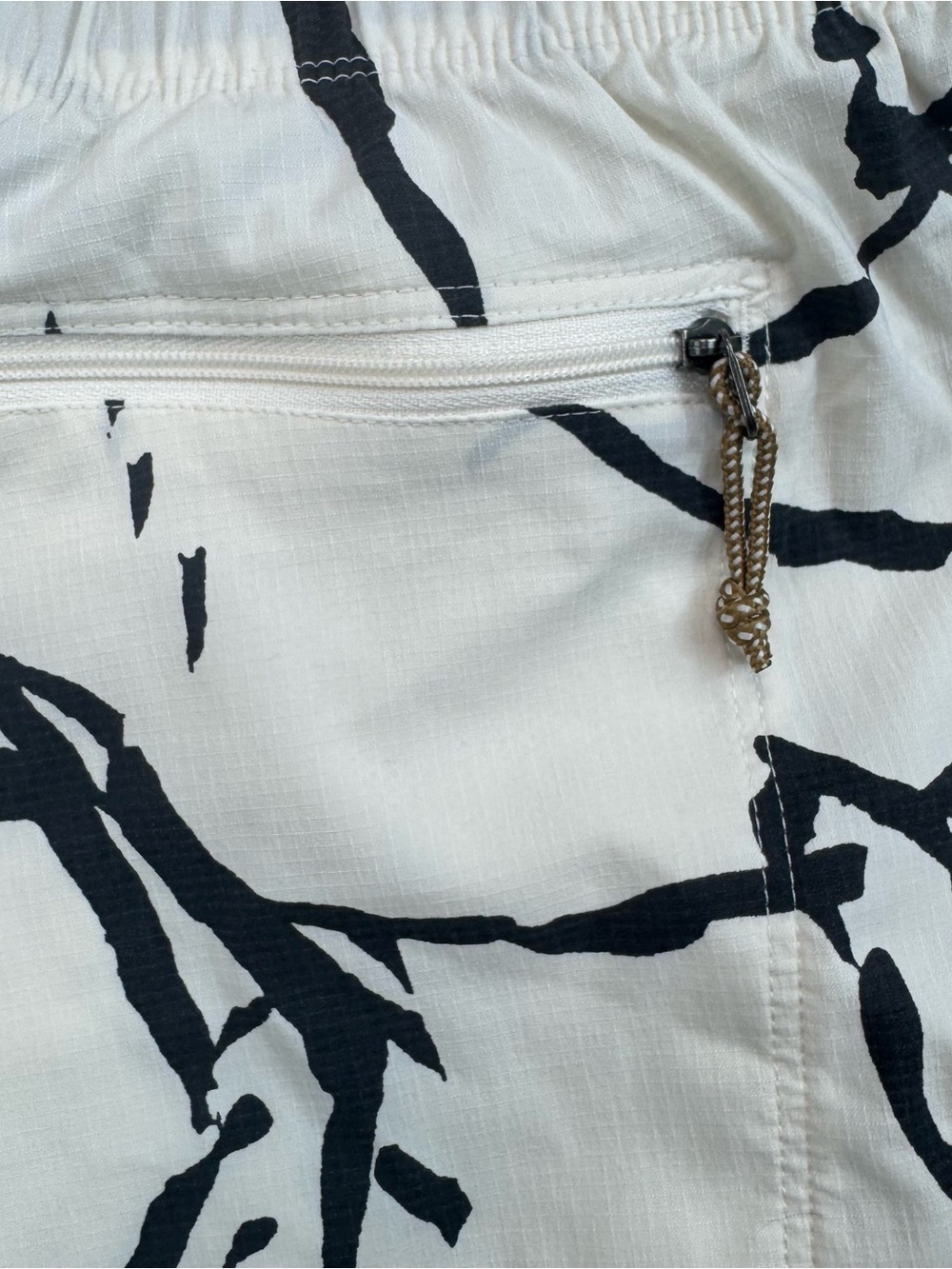 The North Face Women's Class V Pathfinder Pull-on Short Size XL White Black - Picture 12 of 13